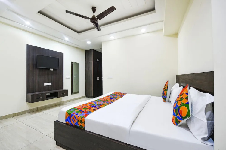 FabHotel Dwarka Residency
