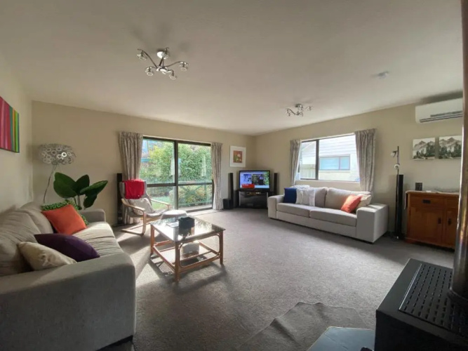 8b Rippingale Road