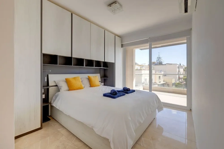 1 Bedroom Apartment with balcony