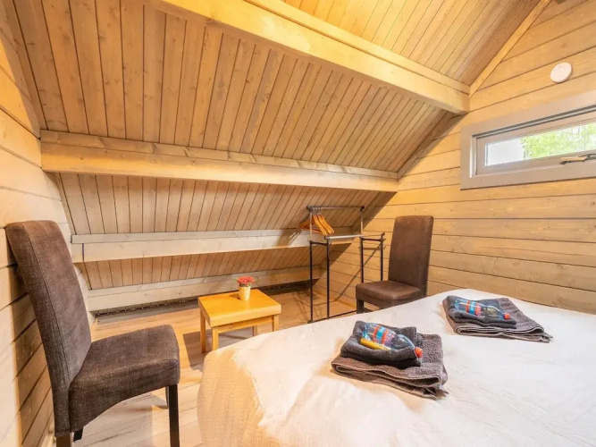 Romantic Chalet Near Wilhelminadorp