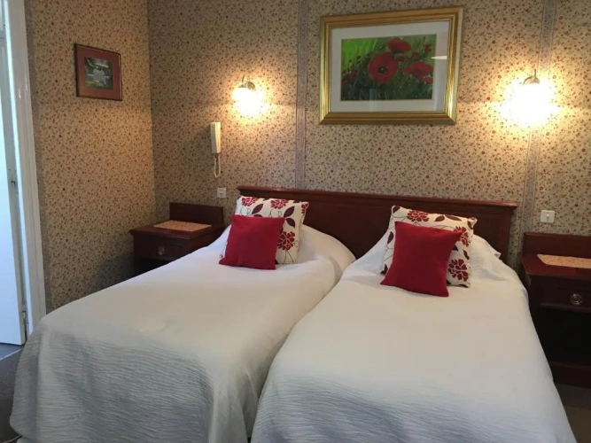 Standard Triple room