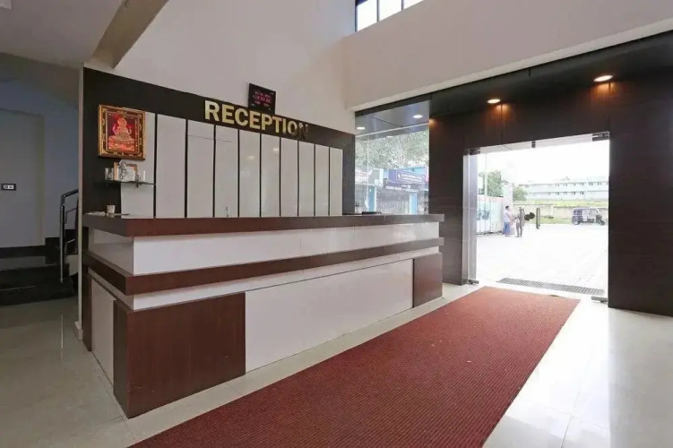 Hotel Le Comforts By OYO Rooms