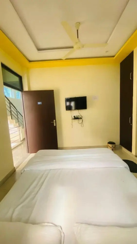 Upmanyu Guest House