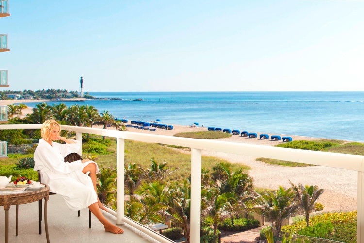 Standard Double room with balcony and oceanfront