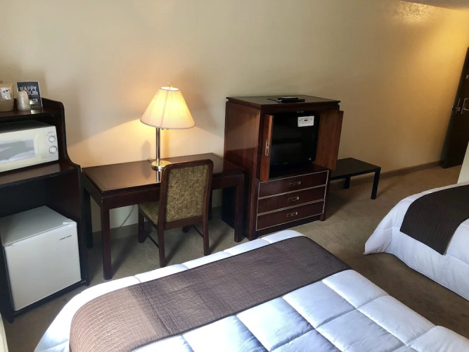 Bicentennial Inn
