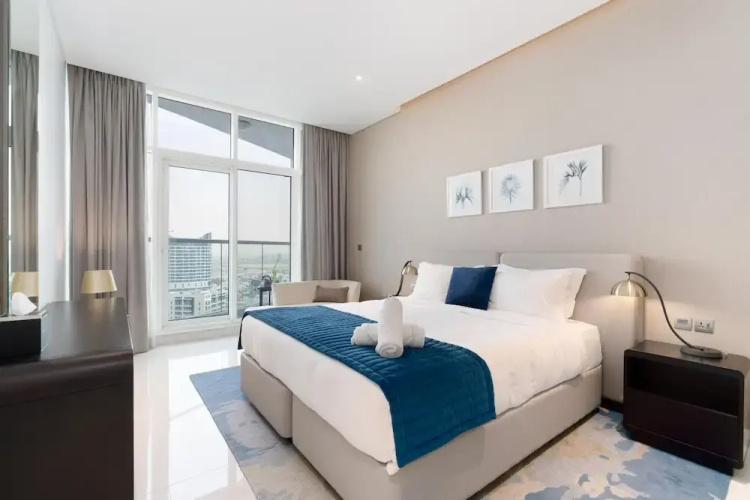 SuperHost - Breathtaking Canal Views From this Cozy Apartment