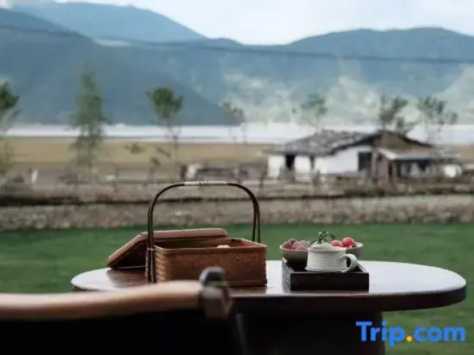Huan Tu Hotel