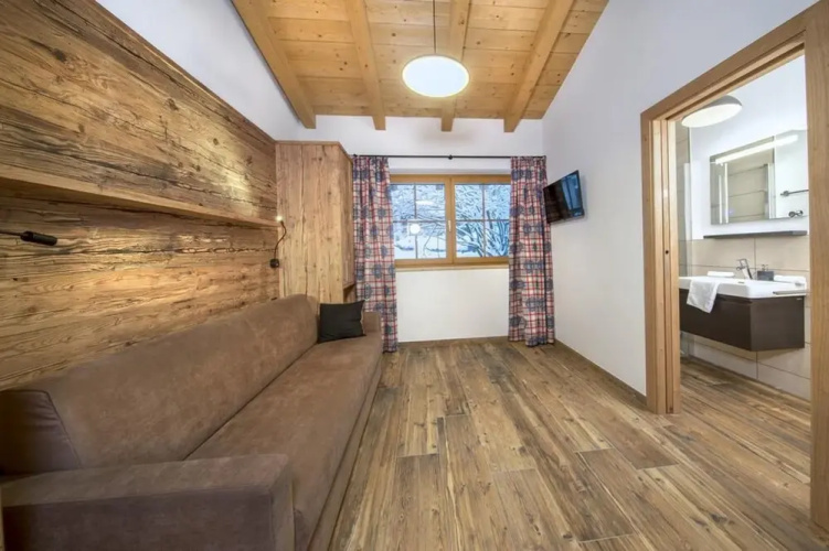 Chalet With Shared Swimming Pool