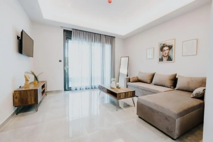 1 Bedroom Apartment