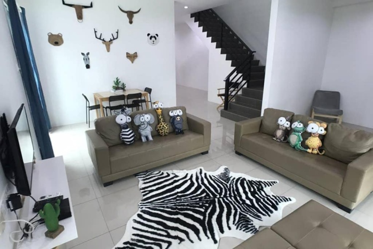 4 Bedrooms Cottage