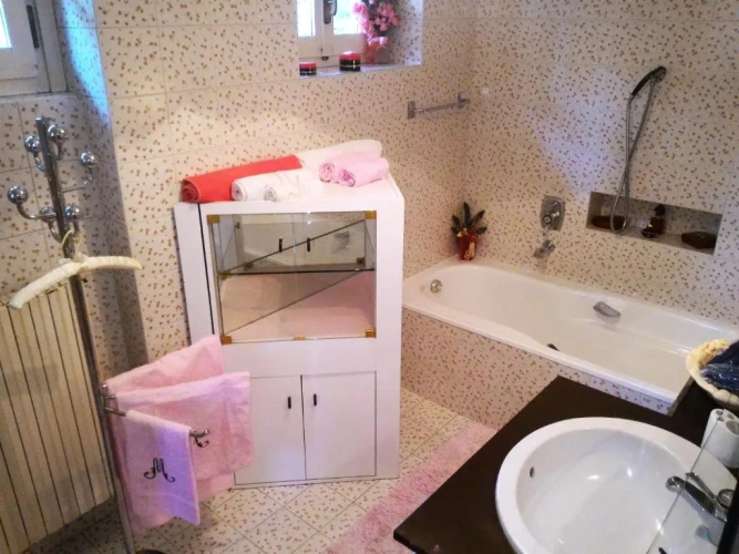 Standard Triple room with garden view