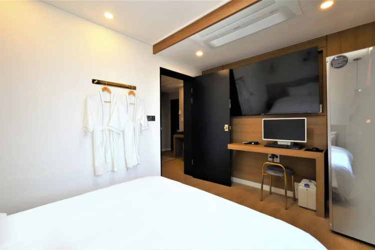 DELAMOUR Hotel