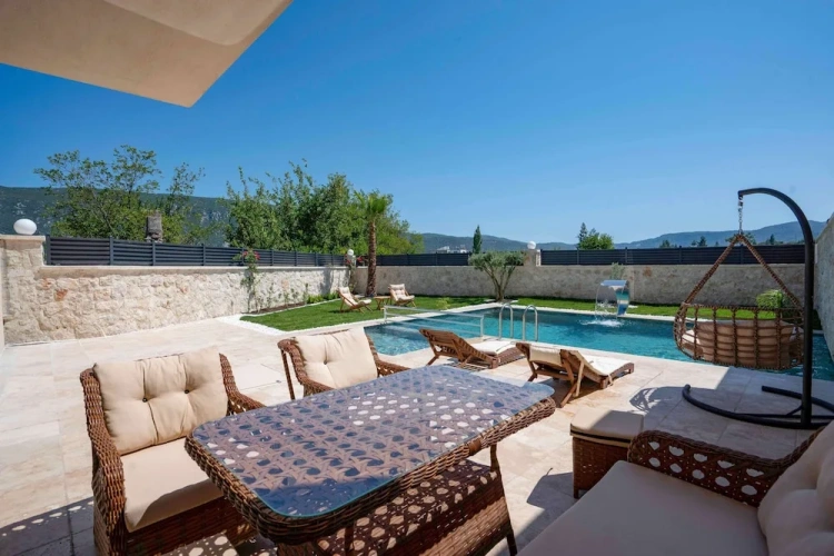 Family Villa with pool view