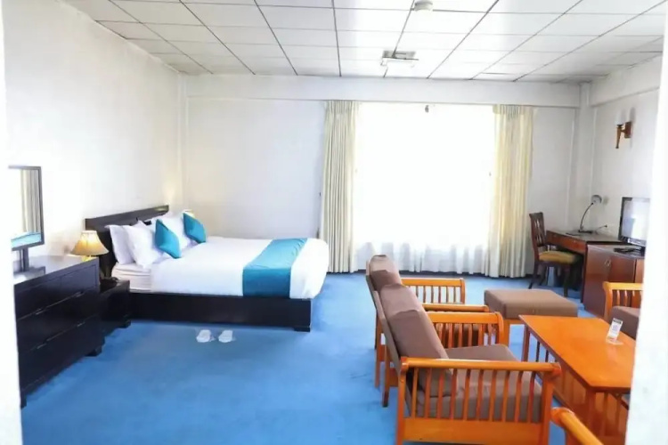 Platinum Hotel