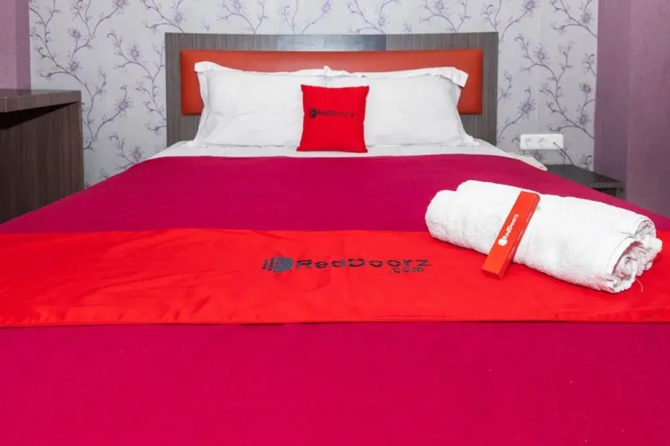 RedDoorz Plus @ Paal 2 Manado