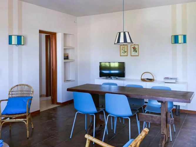 4 Bedrooms Cottage