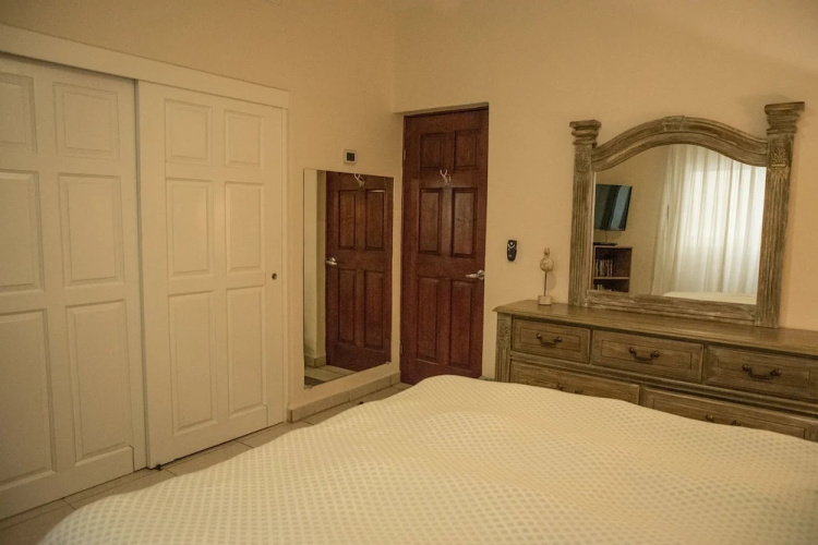 Las Olas A104 3 BR by Casago