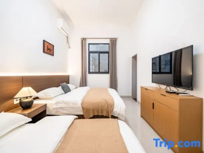 2 Bedrooms Triple Family Suite
