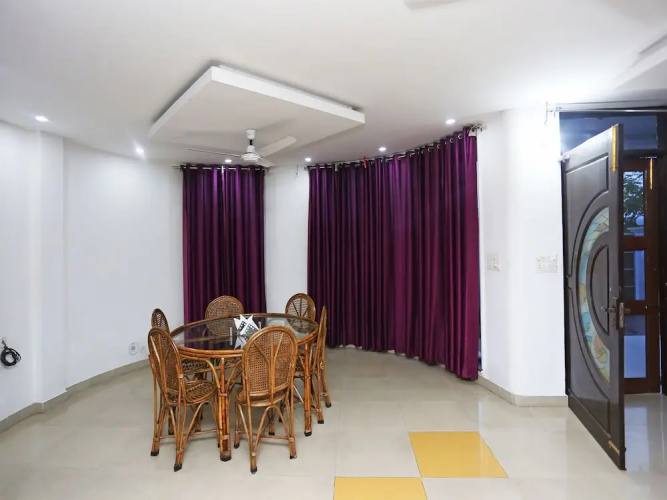 Raj Inn By OYO Rooms