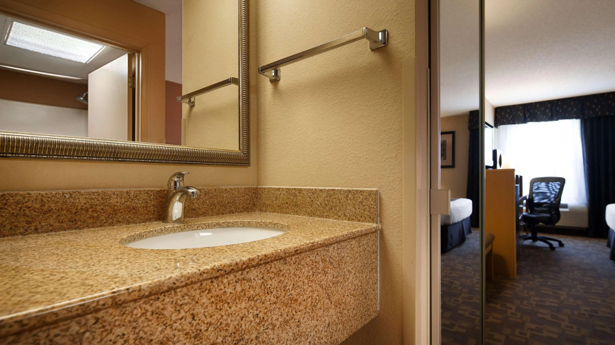Surestay Plus Hotel By Best Western Roanoke Rapids I 95 photo 9
