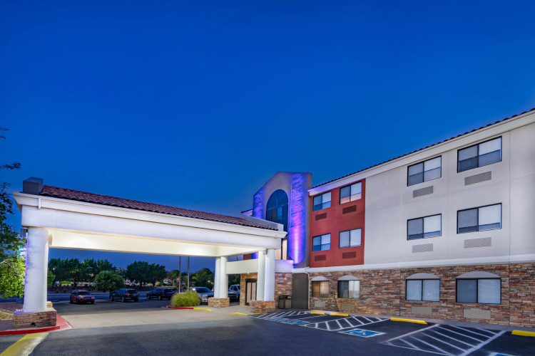Holiday Inn Express And Suites Albuquerque N. Ball photo 26