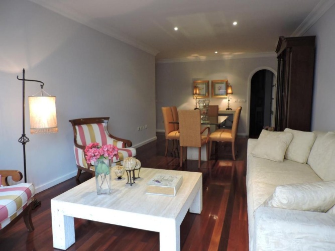 2 Bedrooms Apartment