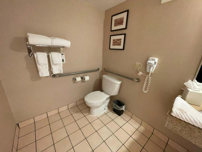 Comfort Inn Randolph - Boston photo 9