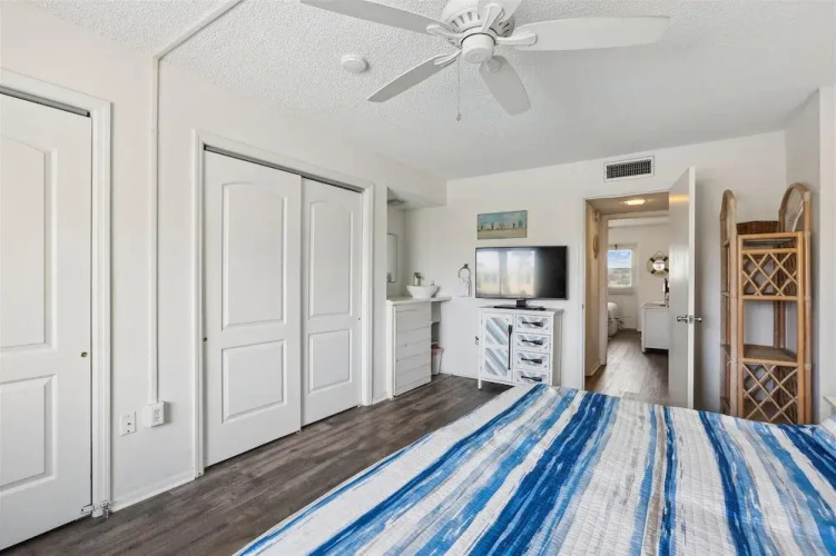 Beachfront Epic Ocean Views Sleeps 6 New Rental