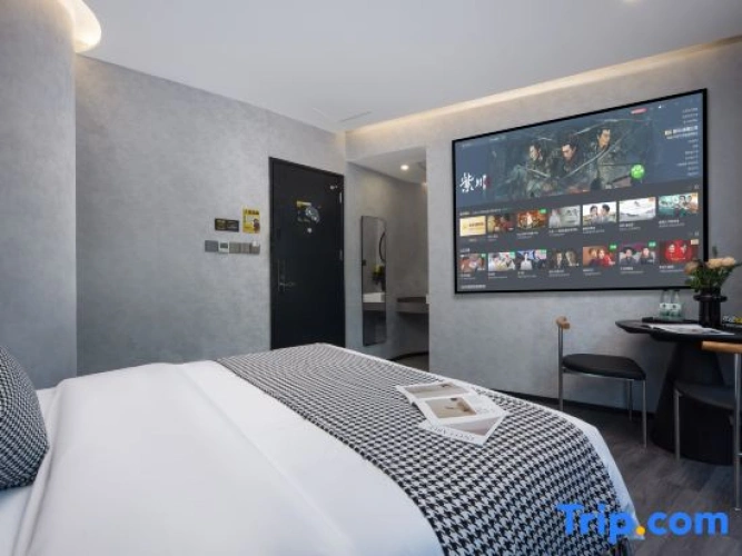 Standard Double room with city view