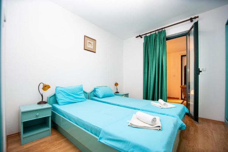 Apartment with sea view