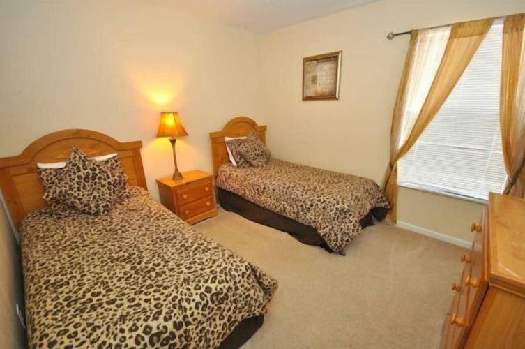 Windsor Palms 6 bed / 3.5 bath home