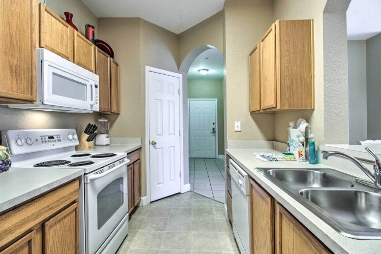 3 Bedrooms Apartment
