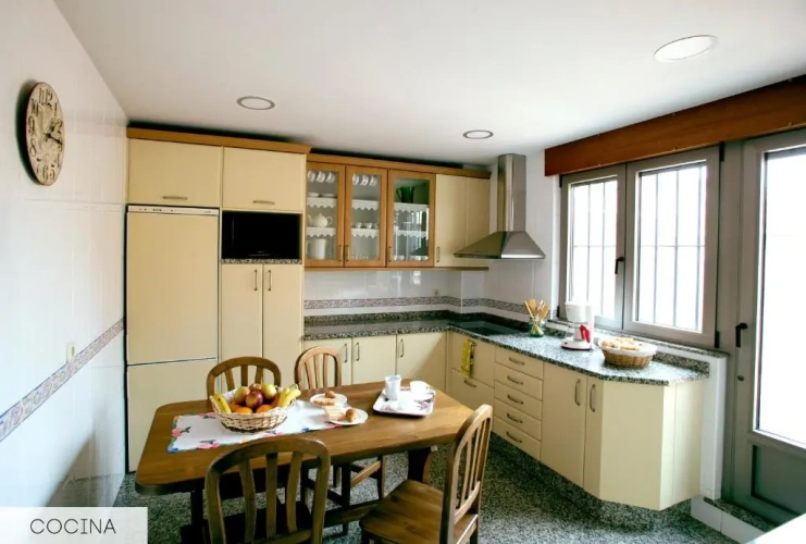 4 Bedrooms Cottage