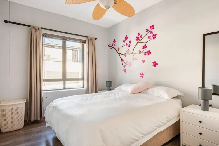 3-bed, Sleeps 6, Free Parking