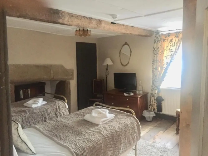 Standard Twin room