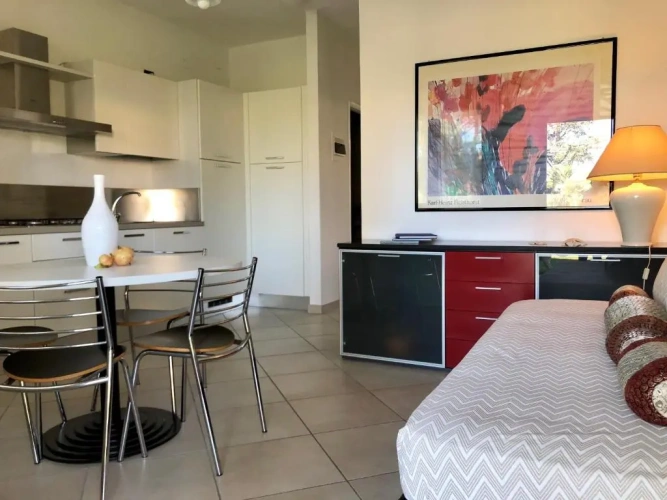 2 Bedrooms Apartment