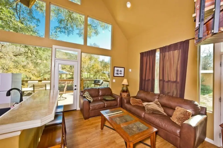 River Rd. Treehouses- Mockingbird Lodge