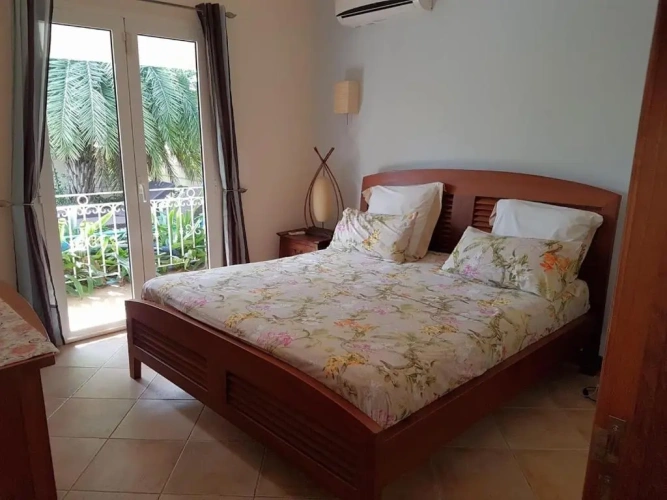 4 Bedrooms Villa