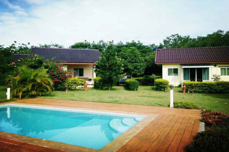 Les Collines Resort