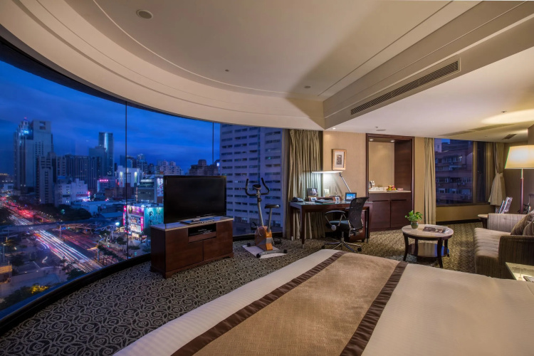 Grand Forward Hotel