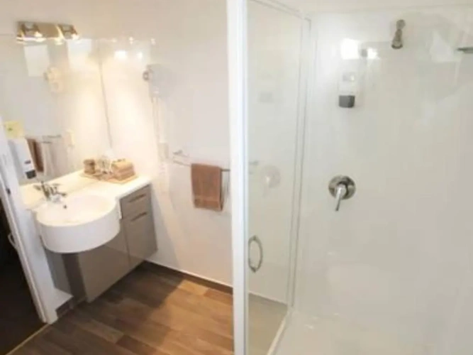 2 Bedrooms Double Suite