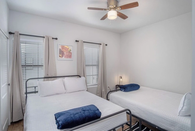 3 Bedrooms Apartment