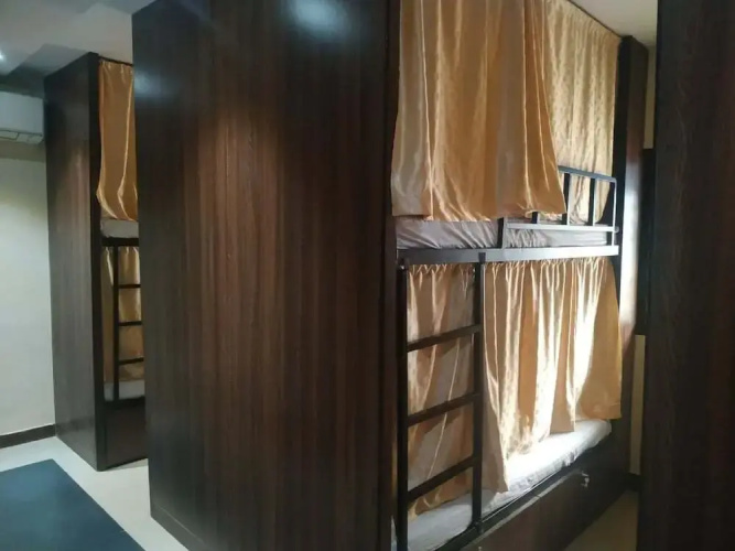 Almas Dormitory Andheri Station