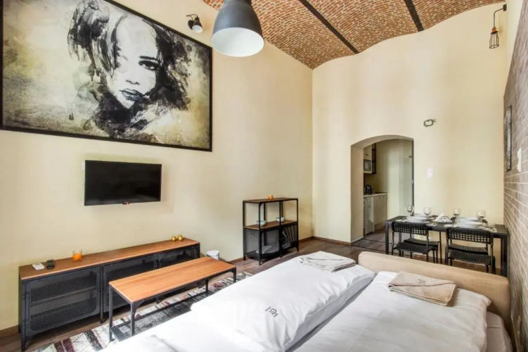 d.Five Jewish Quarter Loft