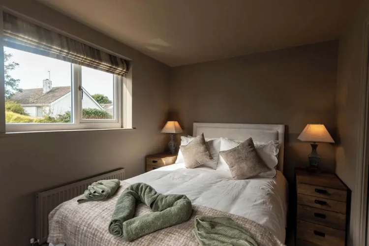 4 Bed Holiday Home by Guestz