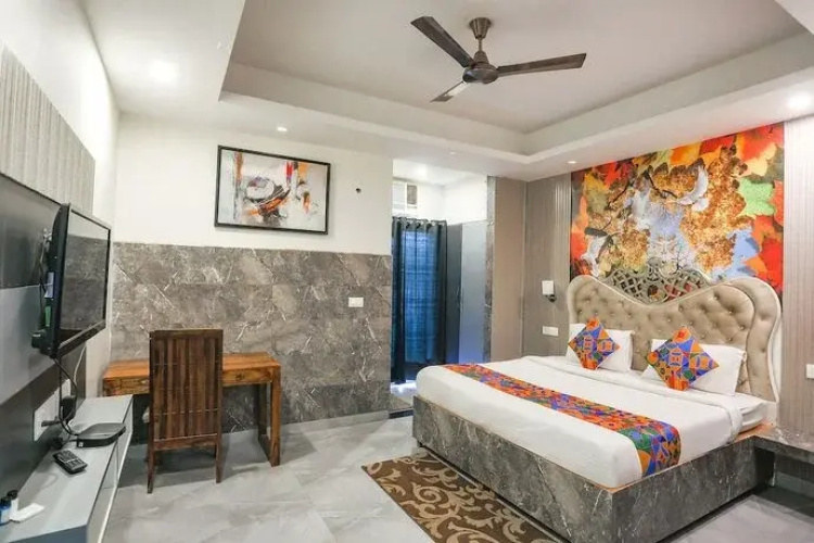 Fabhotel Heart Beat