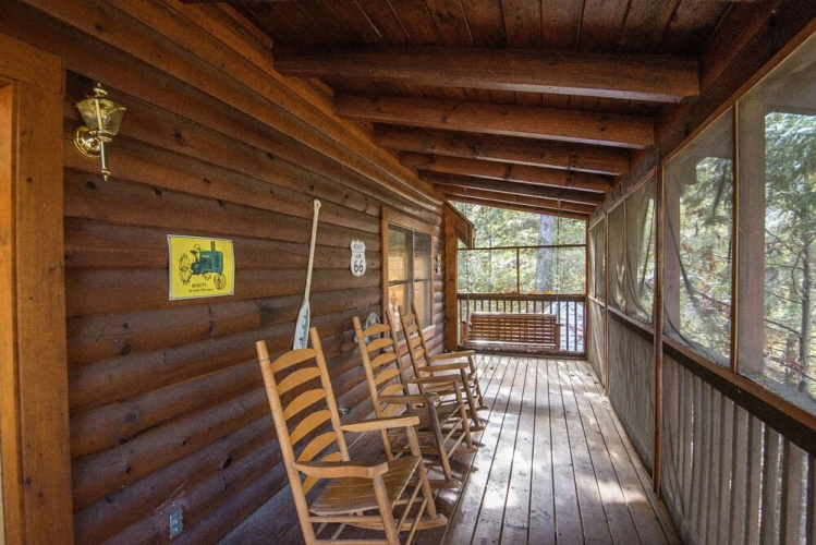 Lockers Mountain Hideaway by Eagles Ridge Resort