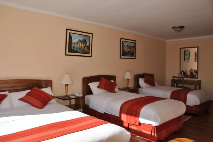 Standard Triple room with city view