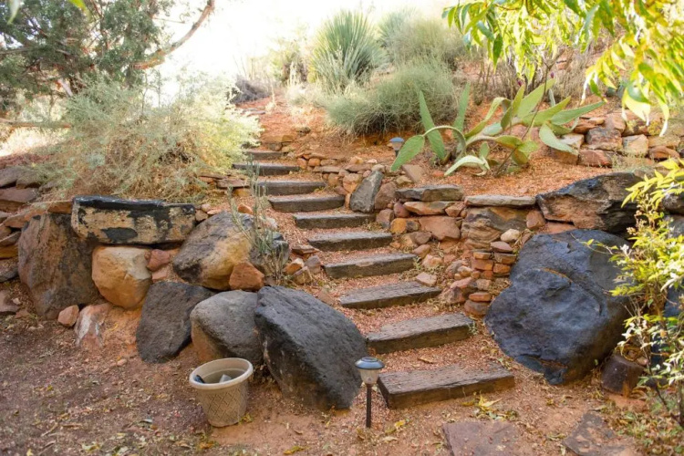 Red Rock Inn
