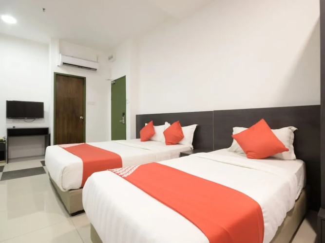 OYO 818 Hotel 11